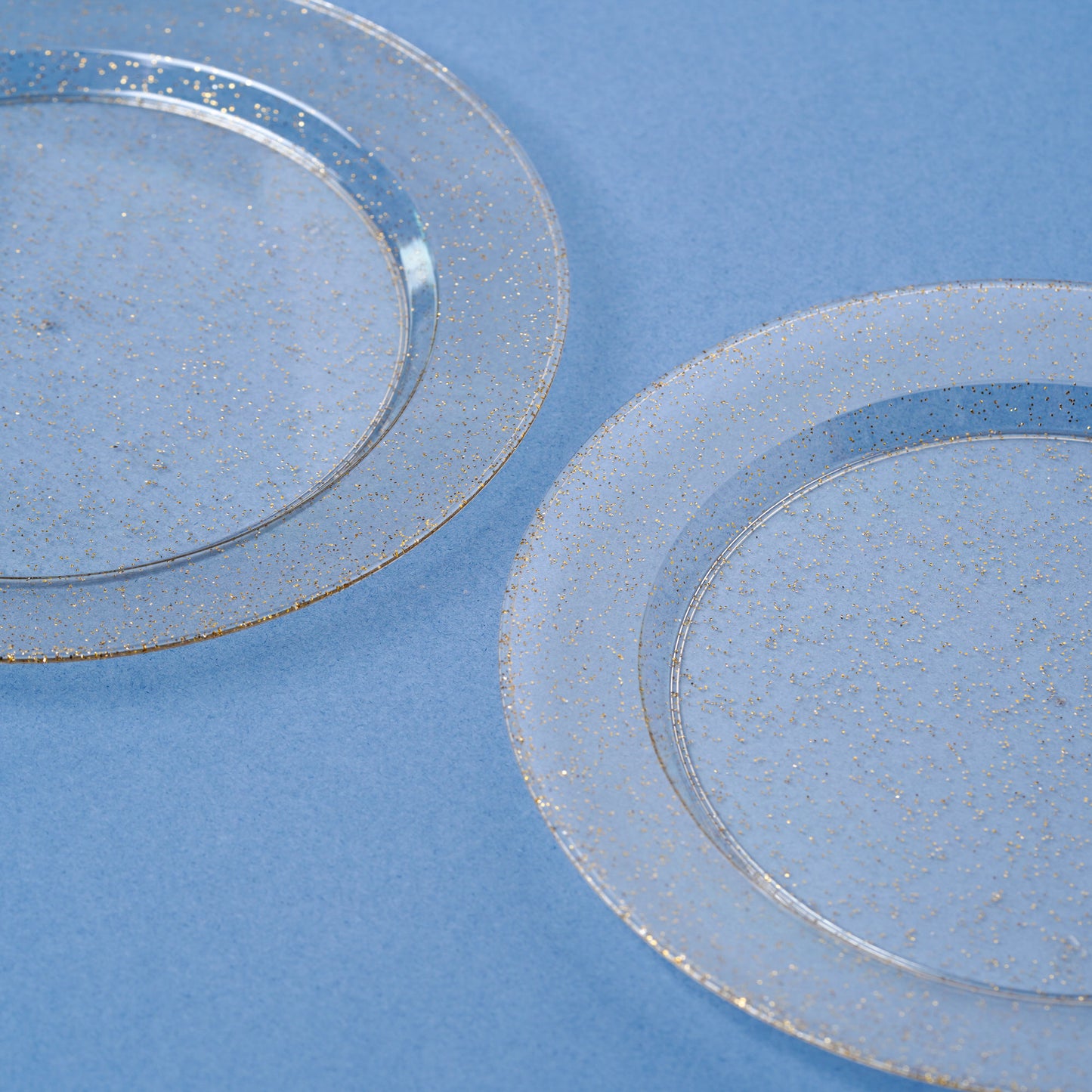 20-Pack 7.5" Hard Plastic Side Plates with Glitter Gold Accent