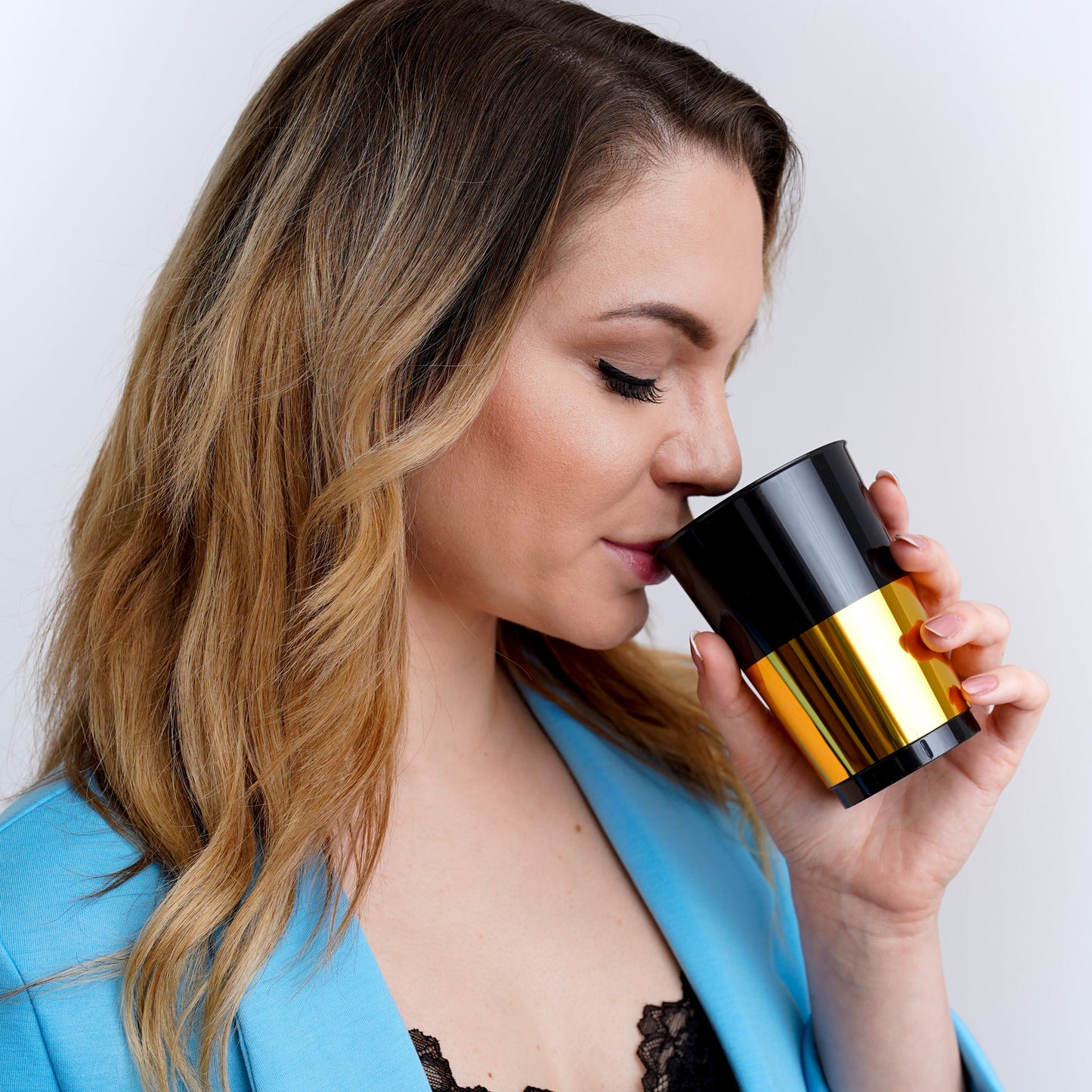 40-Pack 12 oz Black and Gold Plastic Cups